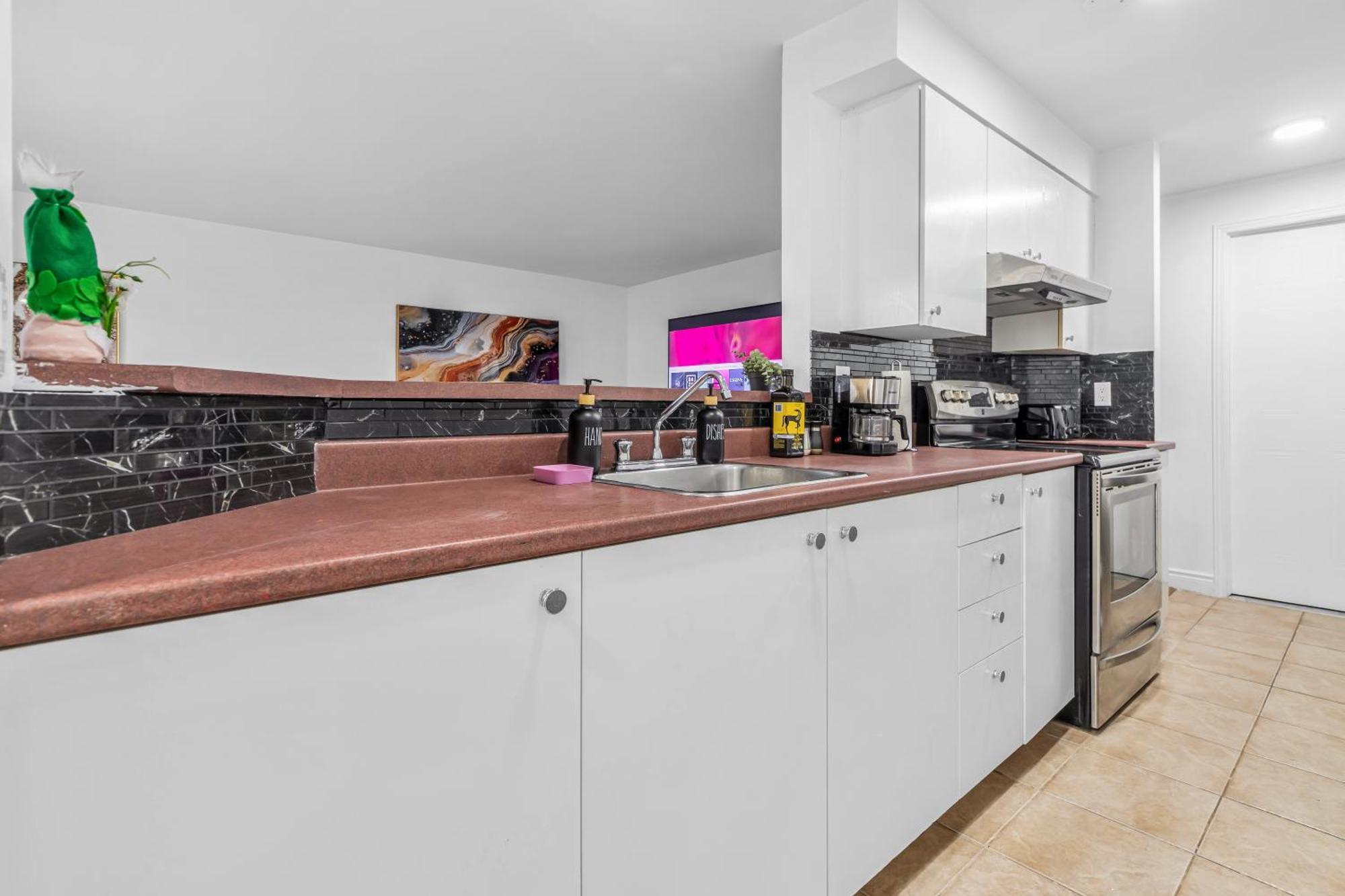 Amazing 1bdr In Homa- Emplacement Parfait * Montréal